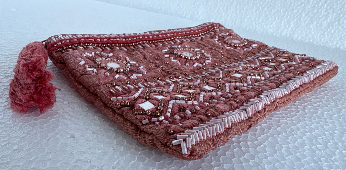 茜染めポーチ